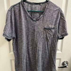Guess V-Neck